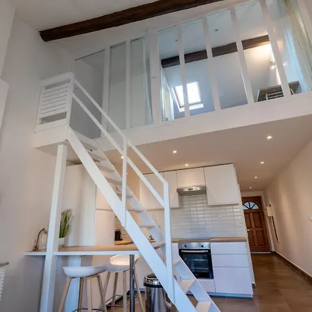 Be My Home - L'Intrepide Apartment