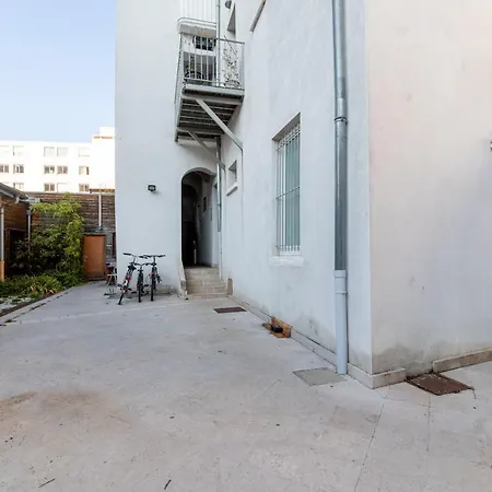 Be My Home - L'Intrepide Apartment
